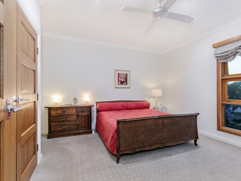 1608 Richmond Court, Hope Island QLD 4212