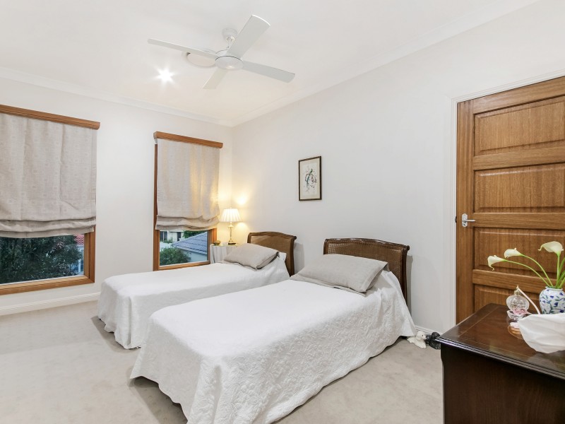 1608 Richmond Court, Hope Island QLD 4212