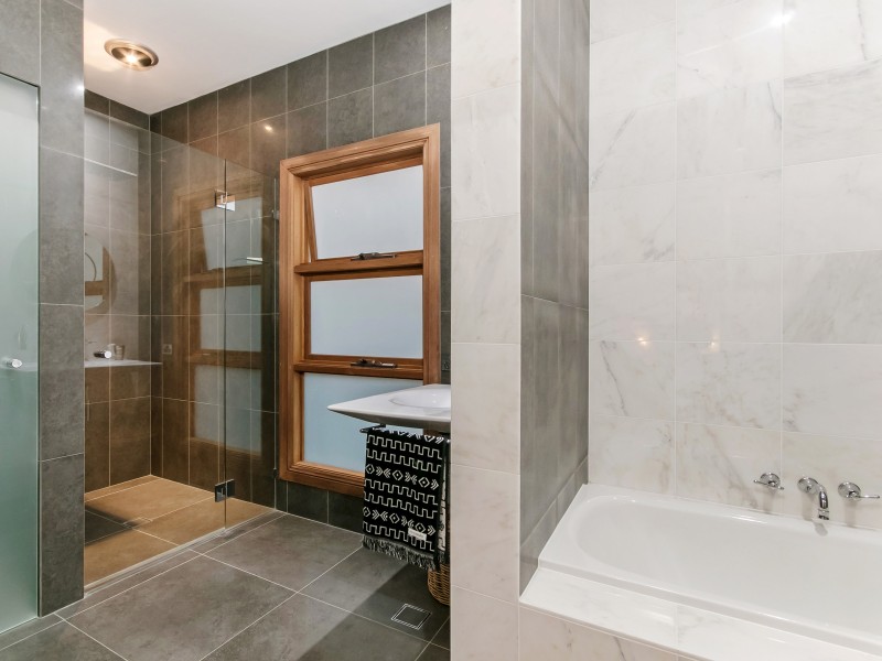 1608 Richmond Court, Hope Island QLD 4212