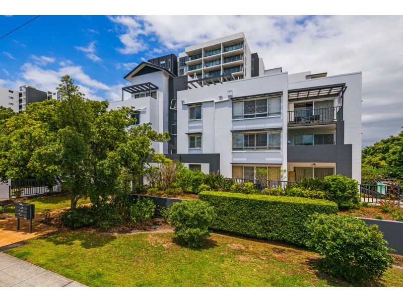 13/18-22 Parker Street, Labrador QLD 4215