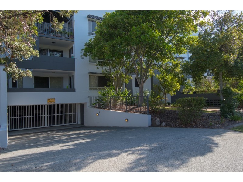 13/18-22 Parker Street, Labrador QLD 4215