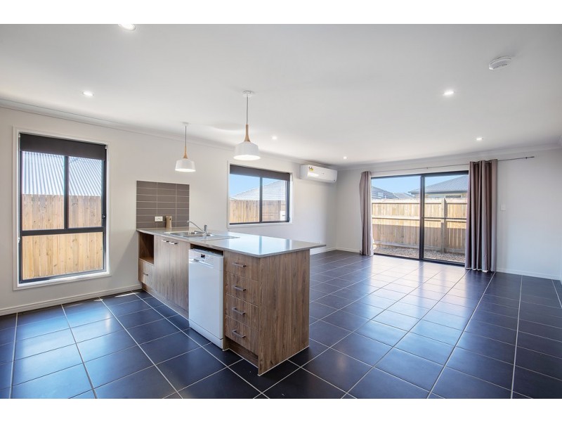 79 Arrowsmith Crescent, Ormeau Hills QLD 4208