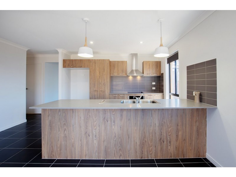 79 Arrowsmith Crescent, Ormeau Hills QLD 4208