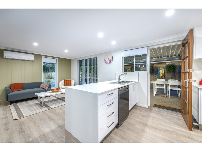 4 Ashgrove Avenue, Runaway Bay QLD 4216