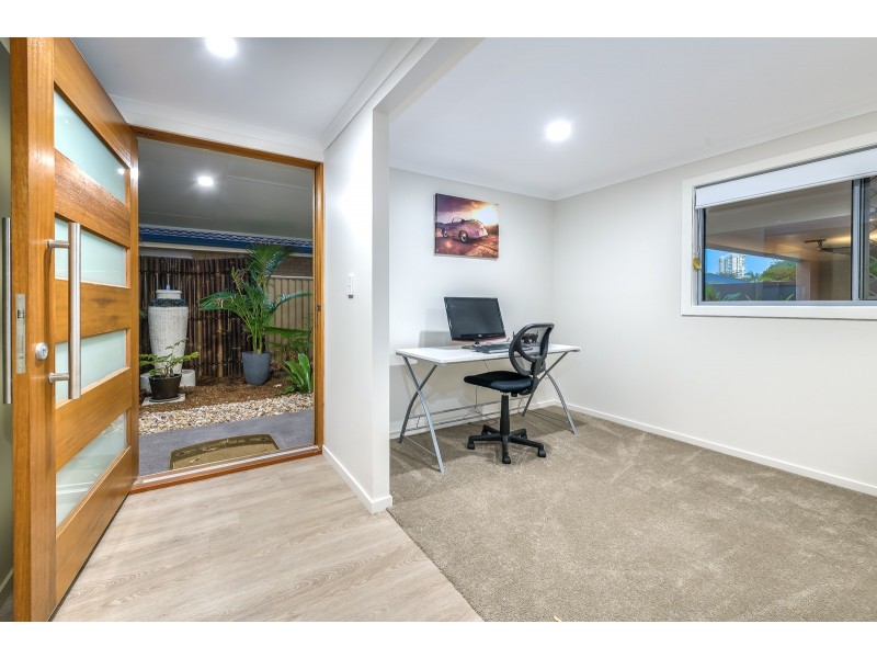 4 Ashgrove Avenue, Runaway Bay QLD 4216