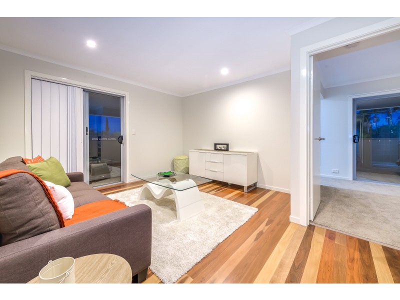 4 Ashgrove Avenue, Runaway Bay QLD 4216