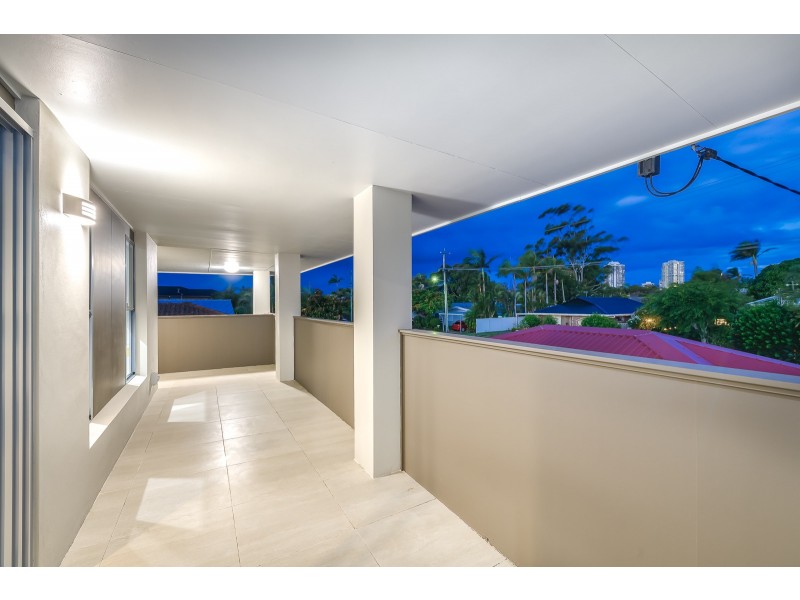 4 Ashgrove Avenue, Runaway Bay QLD 4216