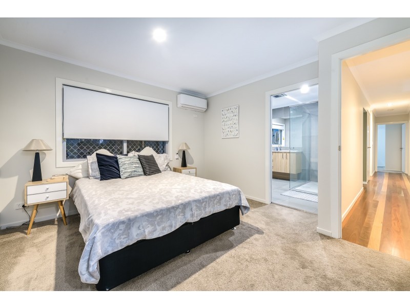 4 Ashgrove Avenue, Runaway Bay QLD 4216