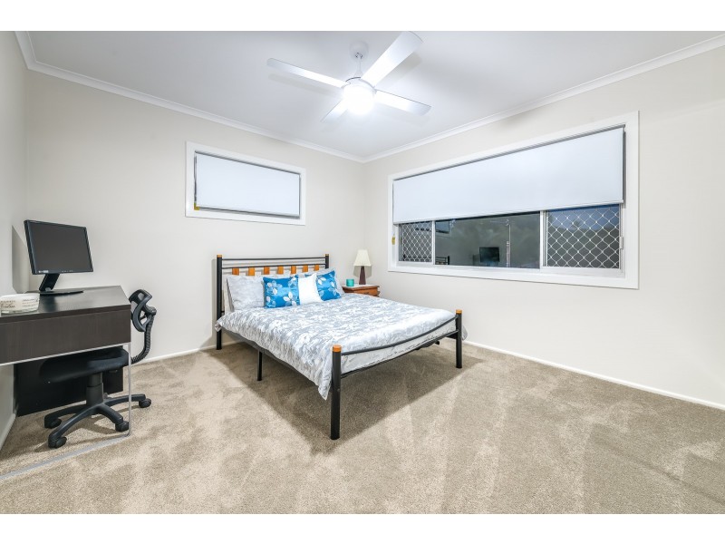 4 Ashgrove Avenue, Runaway Bay QLD 4216
