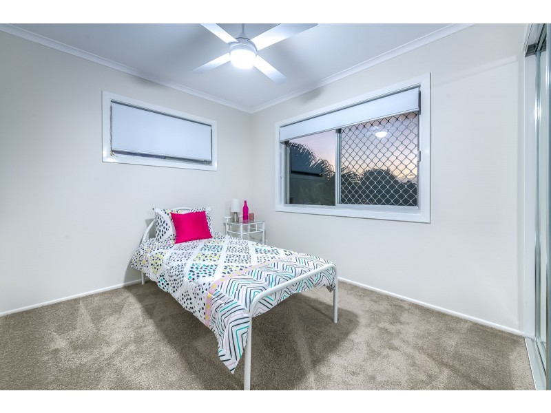 4 Ashgrove Avenue, Runaway Bay QLD 4216