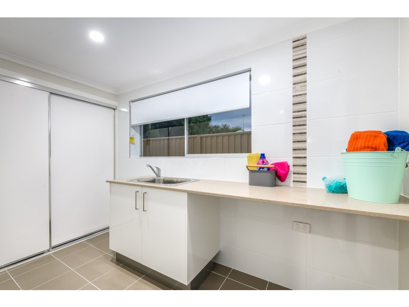 4 Ashgrove Avenue, Runaway Bay QLD 4216