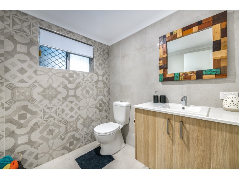 4 Ashgrove Avenue, Runaway Bay QLD 4216