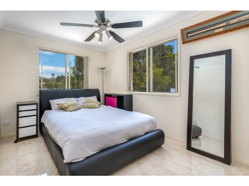 16 Palm Street, Pacific Pines QLD 4211