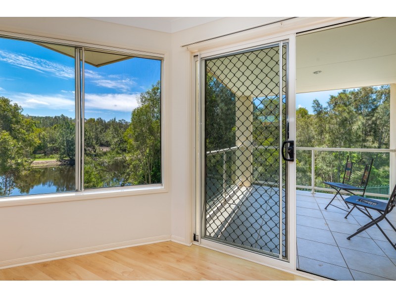 16 Palm Street, Pacific Pines QLD 4211