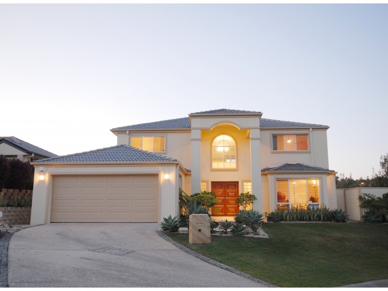 16 Palm Street, Pacific Pines QLD 4211