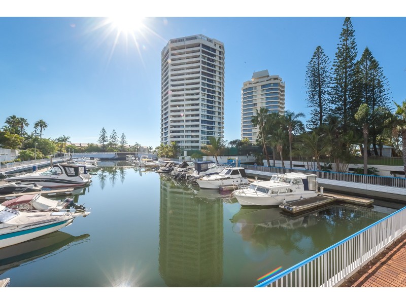 88/21 Bayview Street, Runaway Bay QLD 4216