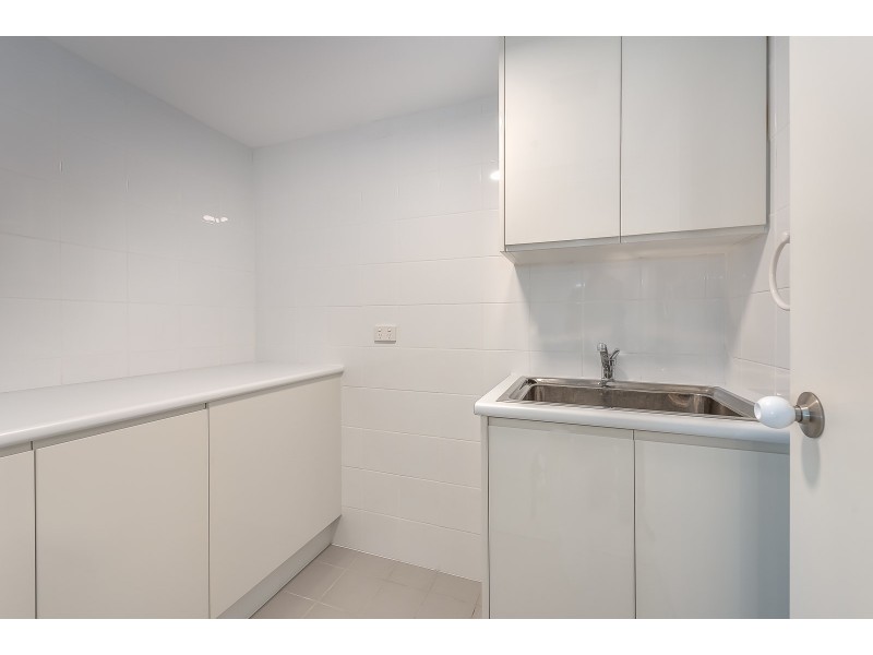 88/21 Bayview Street, Runaway Bay QLD 4216
