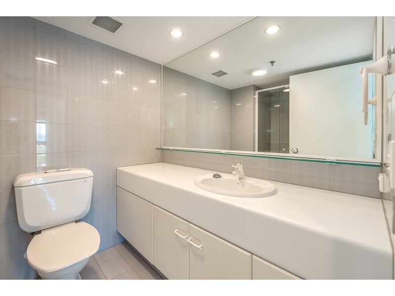 88/21 Bayview Street, Runaway Bay QLD 4216