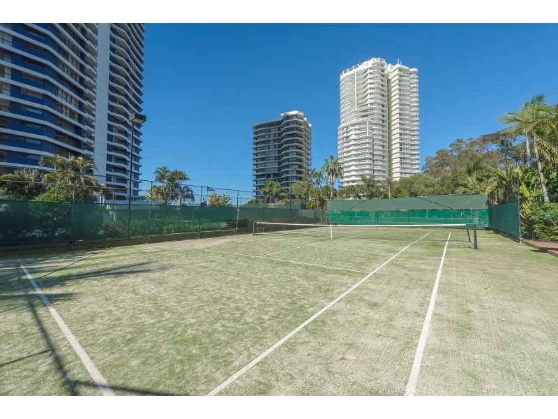88/21 Bayview Street, Runaway Bay QLD 4216