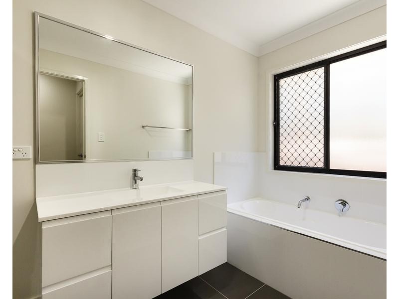 Ormeau Hills QLD 4208