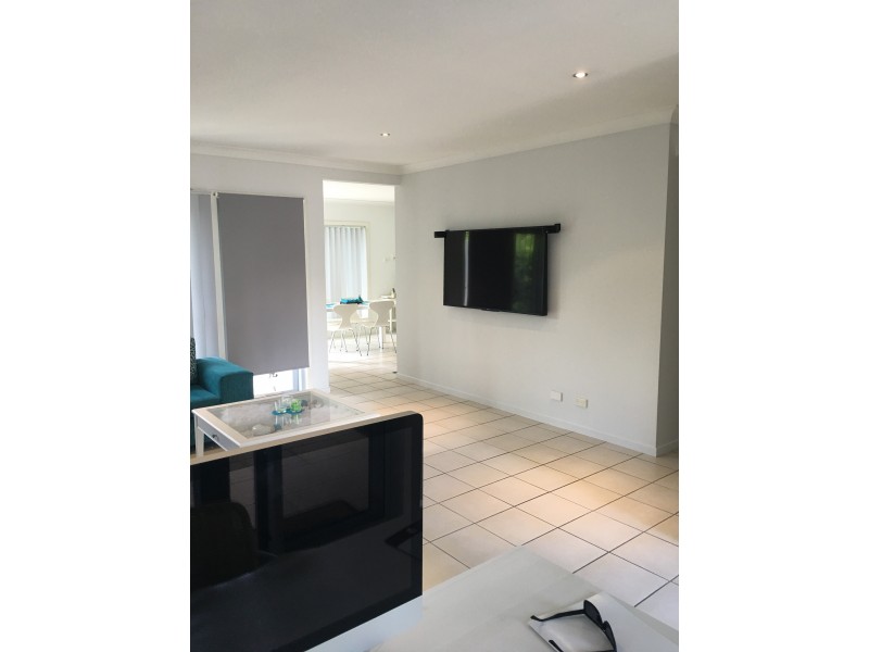 6/215 Benowa Road, Benowa QLD 4217
