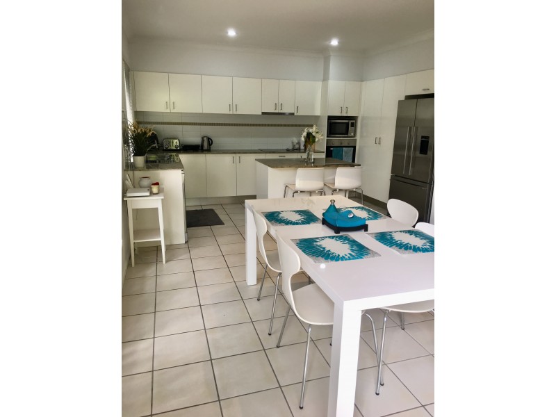 6/215 Benowa Road, Benowa QLD 4217