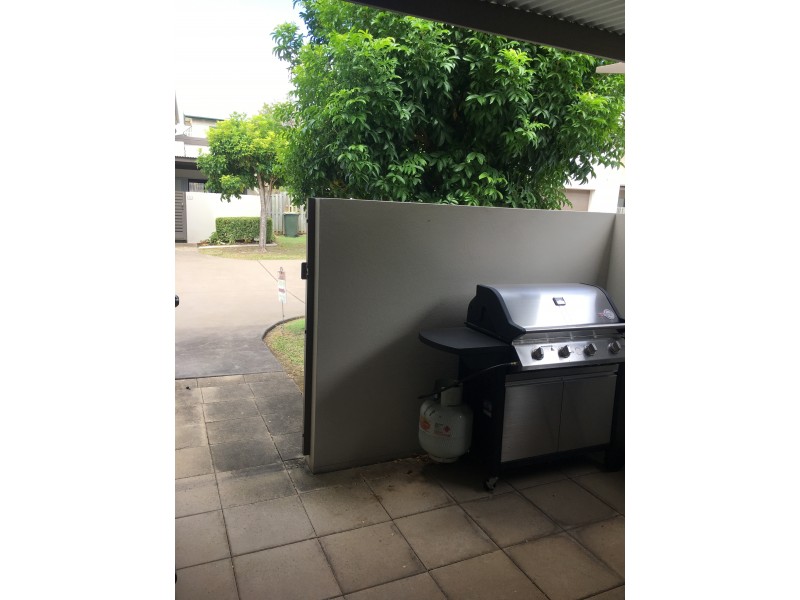6/215 Benowa Road, Benowa QLD 4217