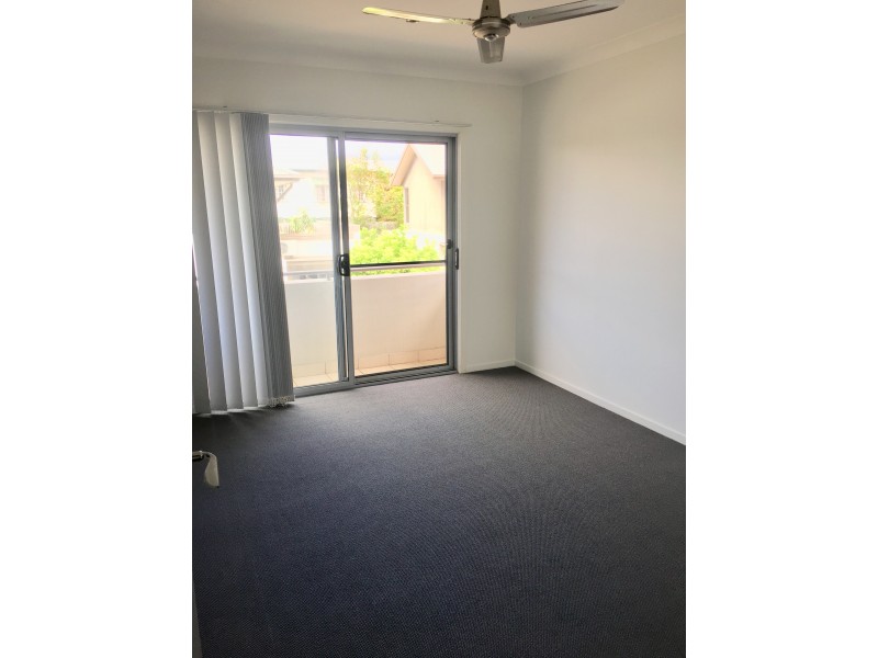 6/215 Benowa Road, Benowa QLD 4217