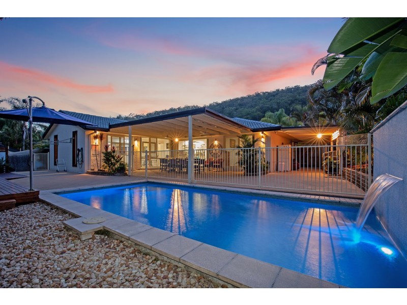 18 Davis Cup Court, Oxenford QLD 4210