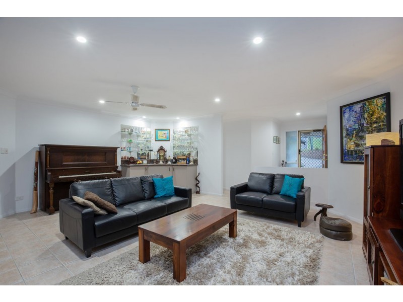 18 Davis Cup Court, Oxenford QLD 4210