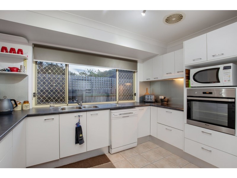 18 Davis Cup Court, Oxenford QLD 4210