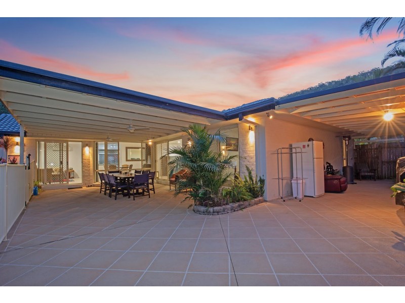 18 Davis Cup Court, Oxenford QLD 4210