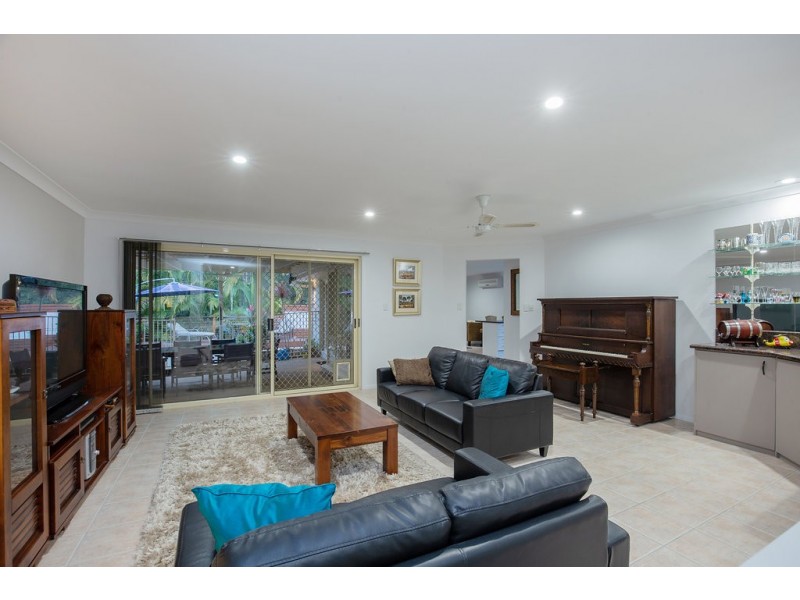 18 Davis Cup Court, Oxenford QLD 4210