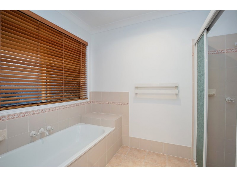 18 Davis Cup Court, Oxenford QLD 4210