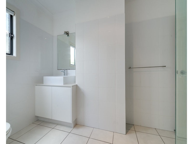 2/46 Bayview Street, Runaway Bay QLD 4216