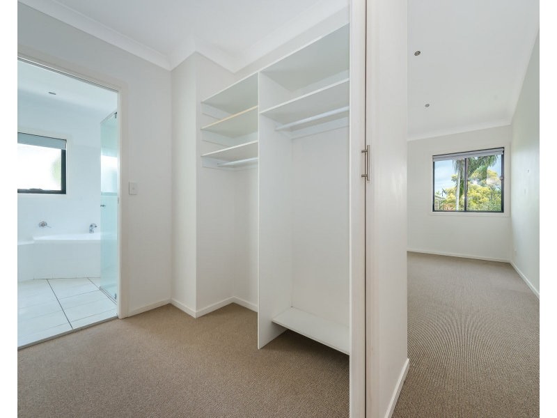 2/46 Bayview Street, Runaway Bay QLD 4216