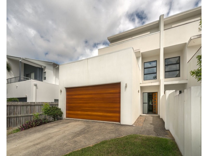 2/46 Bayview Street, Runaway Bay QLD 4216