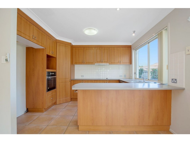 10 Rimu Place, Molendinar QLD 4214