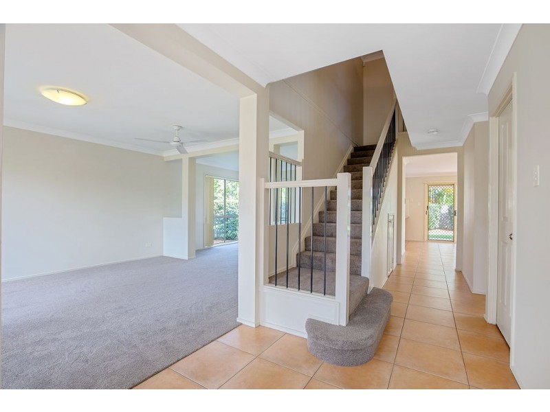 10 Rimu Place, Molendinar QLD 4214