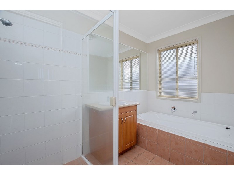 10 Rimu Place, Molendinar QLD 4214