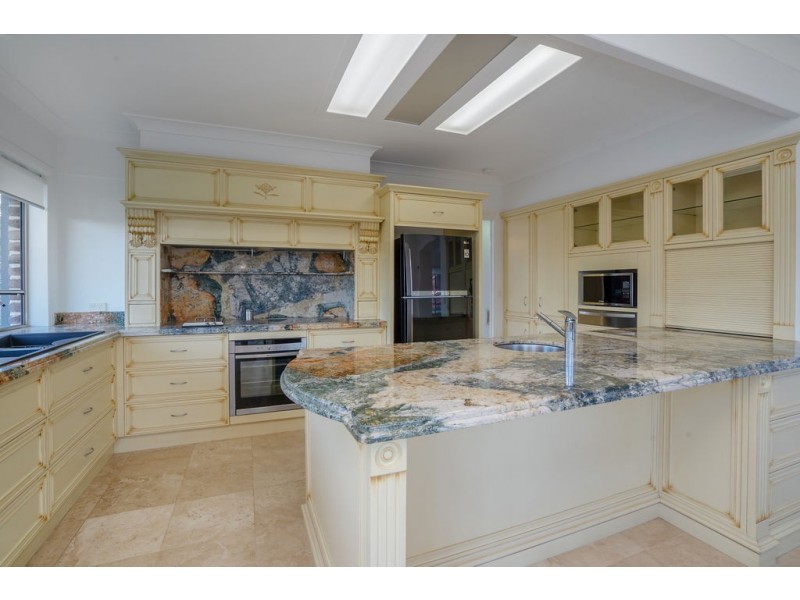 1 Tweed Heads Avenue, Tamborine Mountain QLD 4272