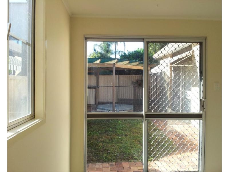 2/25 Nankeen Avenue, Paradise Point QLD 4216