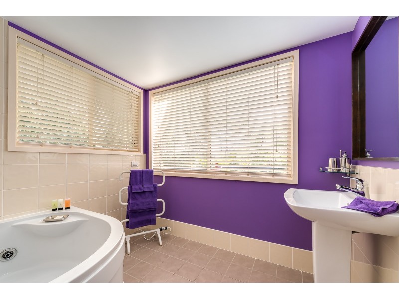 1718 Tamborine-Oxenford Road, Tamborine Mountain QLD 4272