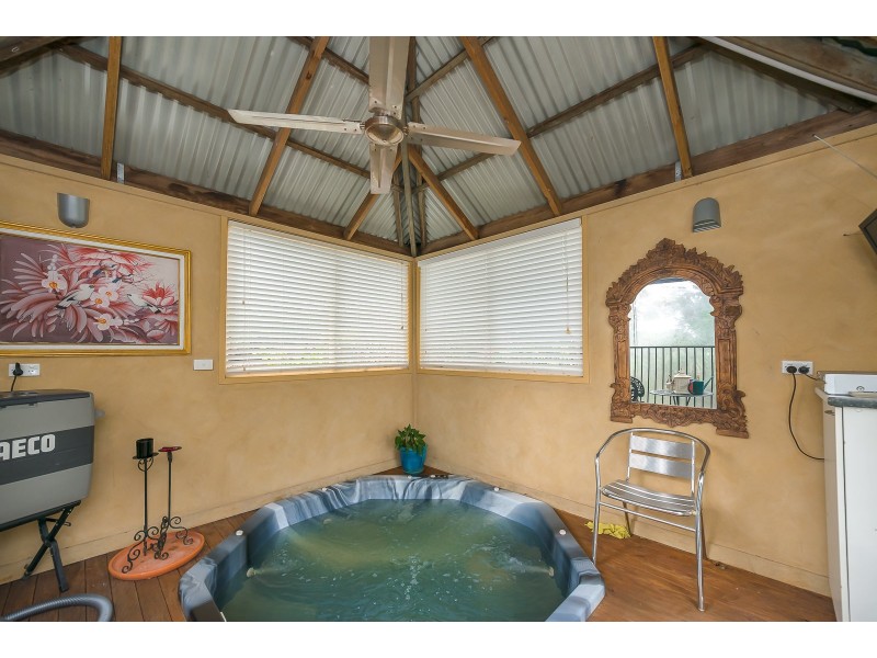 1718 Tamborine-Oxenford Road, Tamborine Mountain QLD 4272