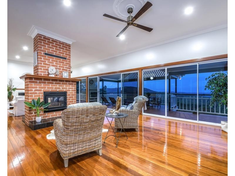 24 Pemberton Close, Mount Nathan QLD 4211