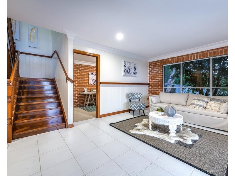 24 Pemberton Close, Mount Nathan QLD 4211