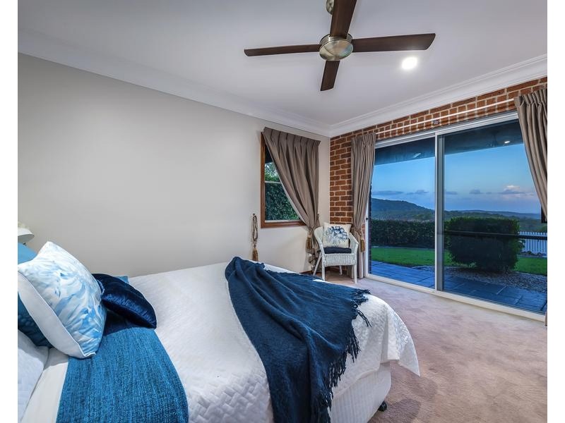 24 Pemberton Close, Mount Nathan QLD 4211