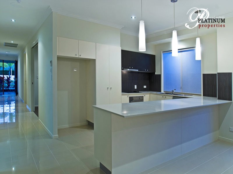 10 Hans Street, Upper Coomera QLD 4209