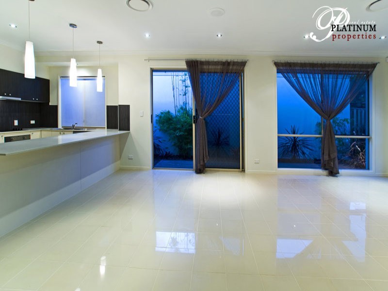 10 Hans Street, Upper Coomera QLD 4209