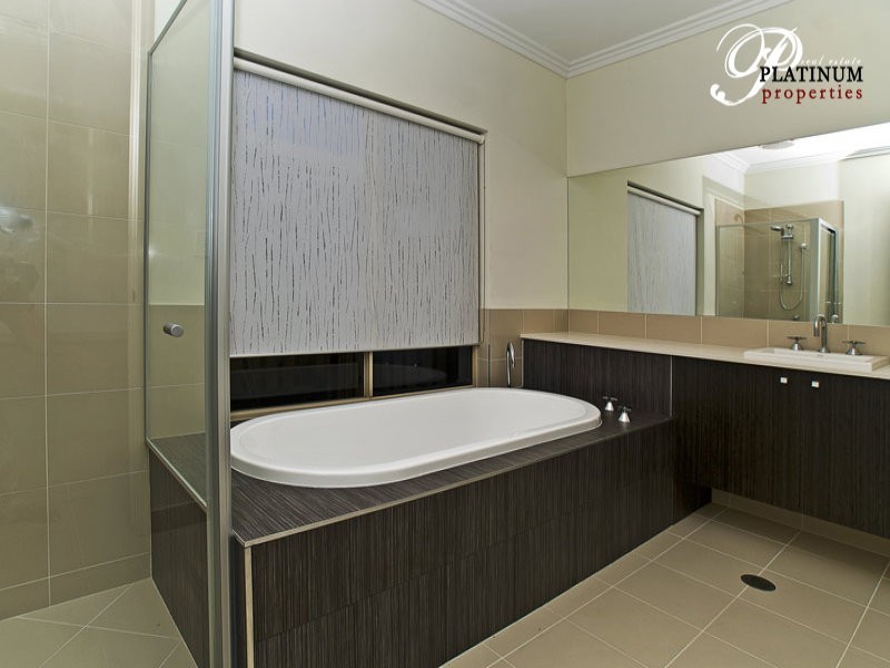 10 Hans Street, Upper Coomera QLD 4209